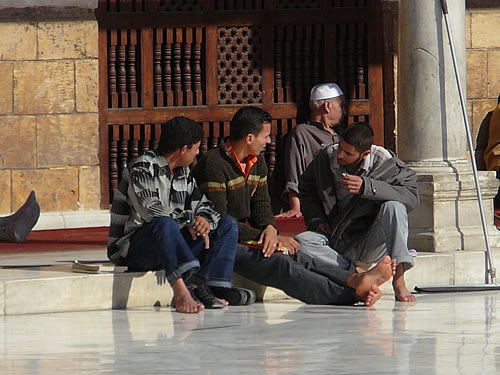Studenten in der Al-Azhar-Moschee in Kairo