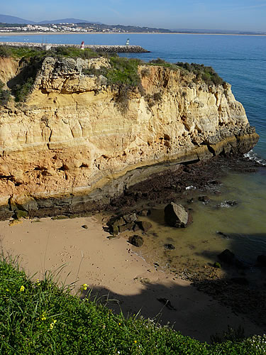 Malerische Bucht an der westlichen Algarve
